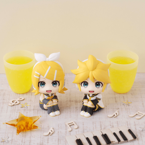 Lookup Vocaloid Kagamine Rin & Len set (with gift)