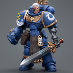 WARHAMMER 40K Ultramarines Lieutenant with Power Fist