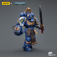 WARHAMMER 40K Ultramarines Lieutenant with Power Fist