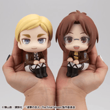 Lookup Attack on Titan Hange Zoe & Erwin Smith set (with gift)